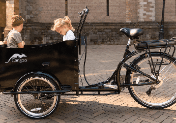 3 kinderen in bakfiets